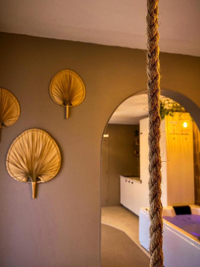 Love Room Suite Bali - Auray En Bretagne Brech Bagian luar foto